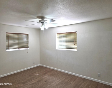 1736 E Frye Road - Photo Thumbnail 11