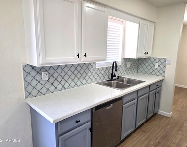 1736 E Frye Road - Photo Thumbnail 2