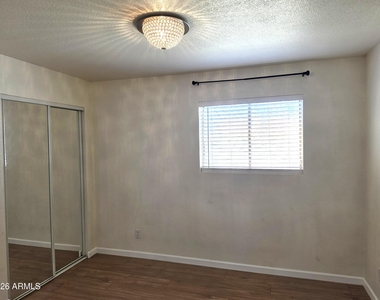 1736 E Frye Road - Photo Thumbnail 13