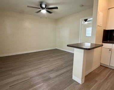 505 Ne 4th Avenue - Photo Thumbnail 4