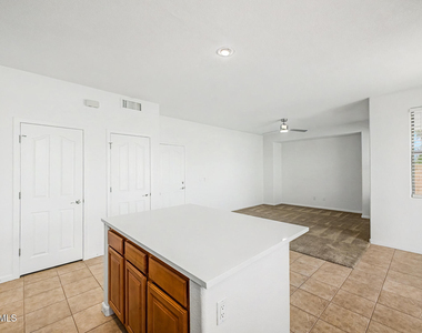 2237 N 135th Drive - Photo Thumbnail 12