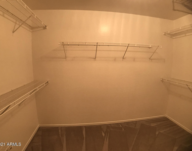 17584 W Acacia Court - Photo Thumbnail 53