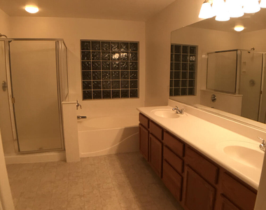 17584 W Acacia Court - Photo Thumbnail 43