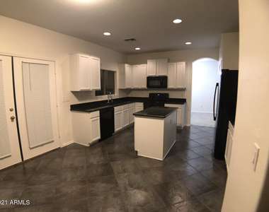 17584 W Acacia Court - Photo Thumbnail 23