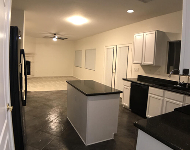 17584 W Acacia Court - Photo Thumbnail 25