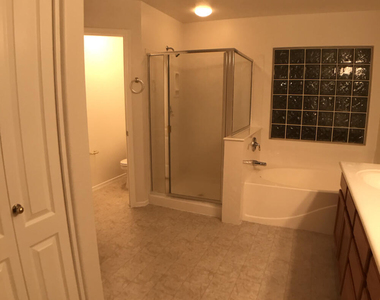 17584 W Acacia Court - Photo Thumbnail 54