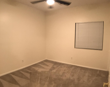 17584 W Acacia Court - Photo Thumbnail 38