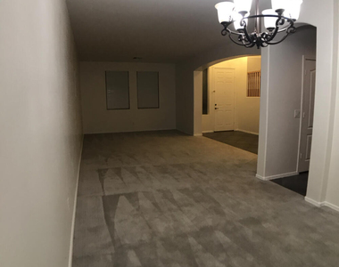 17584 W Acacia Court - Photo Thumbnail 37