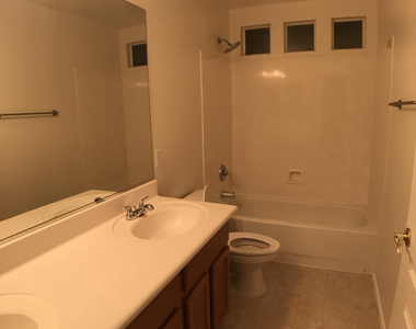 17584 W Acacia Court - Photo Thumbnail 40