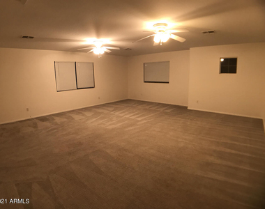 17584 W Acacia Court - Photo Thumbnail 41