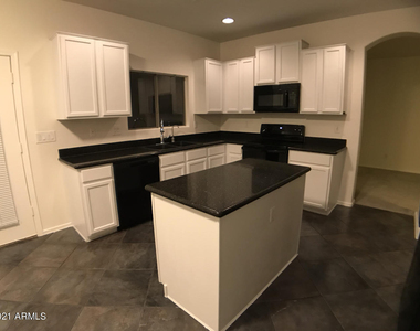 17584 W Acacia Court - Photo Thumbnail 24