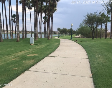 17584 W Acacia Court - Photo Thumbnail 10