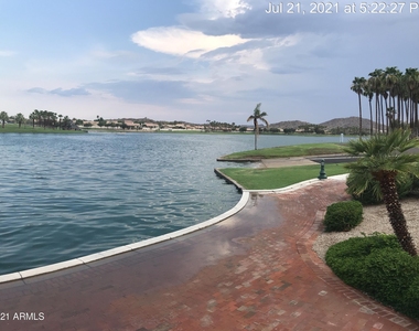 17584 W Acacia Court - Photo Thumbnail 13