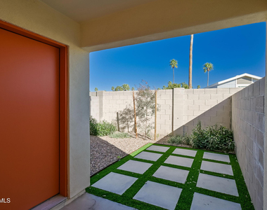 2502 E Paradise Lane - Photo Thumbnail 34