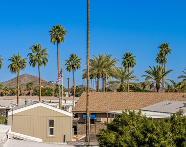 2502 E Paradise Lane - Photo Thumbnail 38