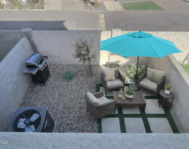 2502 E Paradise Lane - Photo Thumbnail 36