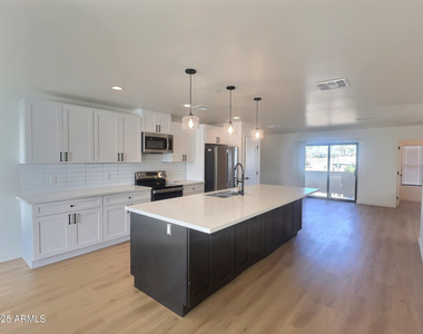 2502 E Paradise Lane - Photo Thumbnail 5