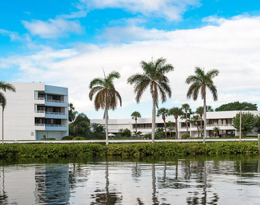 3701 S Flagler Drive - Photo Thumbnail 4
