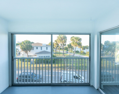 601 S Indian River Drive - Photo Thumbnail 13
