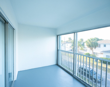 601 S Indian River Drive - Photo Thumbnail 7