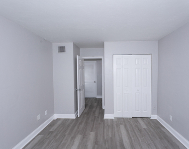 601 S Indian River Drive - Photo Thumbnail 11