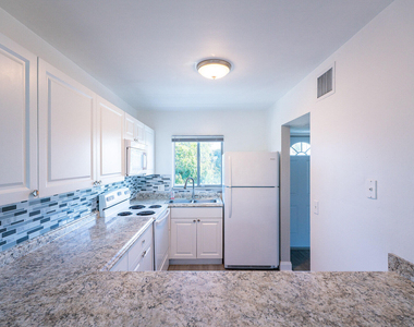 601 S Indian River Drive - Photo Thumbnail 2