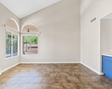 1300 N Sycamore Court - Photo Thumbnail 13