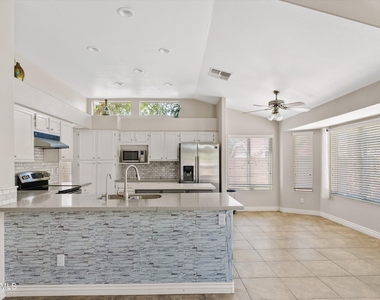 1300 N Sycamore Court - Photo Thumbnail 9