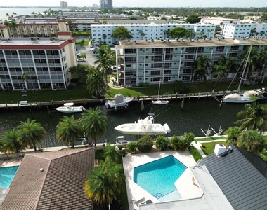 109 Paradise Harbour Boulevard - Photo Thumbnail 5