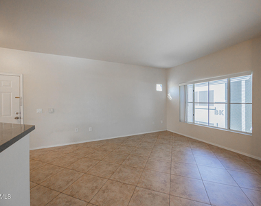 600 W Grove Parkway - Photo Thumbnail 8
