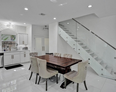 833 Sw 17th Street - Photo Thumbnail 11