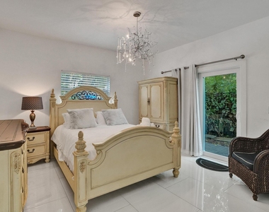 833 Sw 17th Street - Photo Thumbnail 20