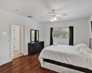 833 Sw 17th Street - Photo Thumbnail 32