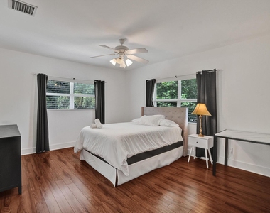 833 Sw 17th Street - Photo Thumbnail 31