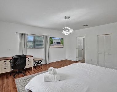 833 Sw 17th Street - Photo Thumbnail 26