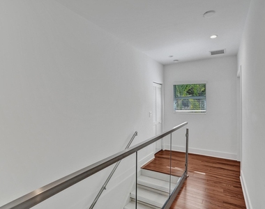 833 Sw 17th Street - Photo Thumbnail 43