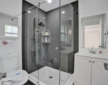 833 Sw 17th Street - Photo Thumbnail 10