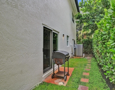 833 Sw 17th Street - Photo Thumbnail 47