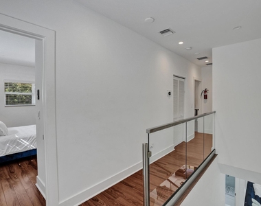 833 Sw 17th Street - Photo Thumbnail 42