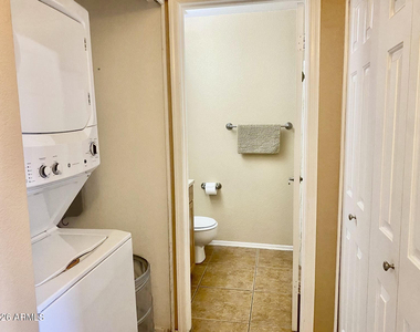 1633 E Lakeside Drive - Photo Thumbnail 10