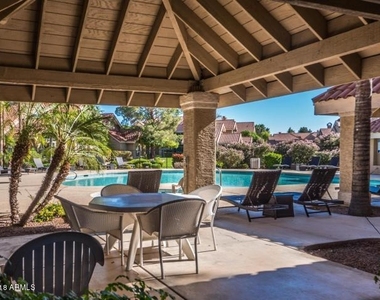 1633 E Lakeside Drive - Photo Thumbnail 25