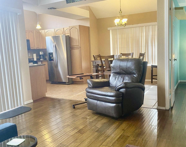 1633 E Lakeside Drive - Photo Thumbnail 8