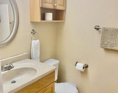 1633 E Lakeside Drive - Photo Thumbnail 11