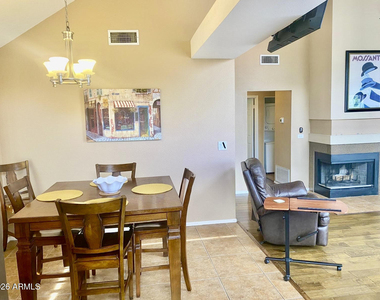 1633 E Lakeside Drive - Photo Thumbnail 7