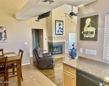 1633 E Lakeside Drive - Photo Thumbnail 9