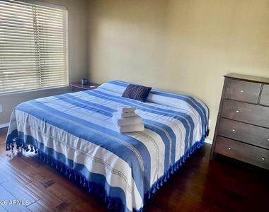 1633 E Lakeside Drive - Photo Thumbnail 12