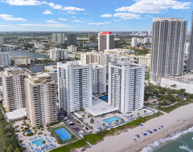1865 S Ocean Drive - Photo Thumbnail 19