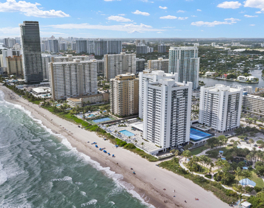 1865 S Ocean Drive - Photo Thumbnail 21