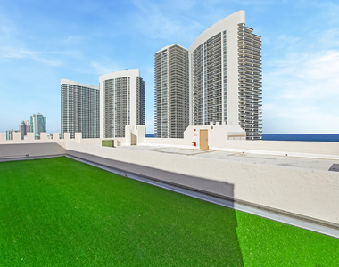 1865 S Ocean Drive - Photo Thumbnail 18