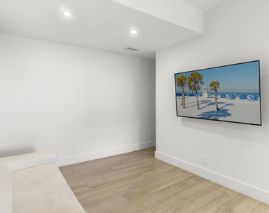 1865 S Ocean Drive - Photo Thumbnail 6